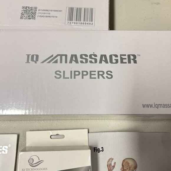 iQ Massager Digital Therapy Machine Includes Slippers, Glove, Pads Cables & More - Picture 7 of 9